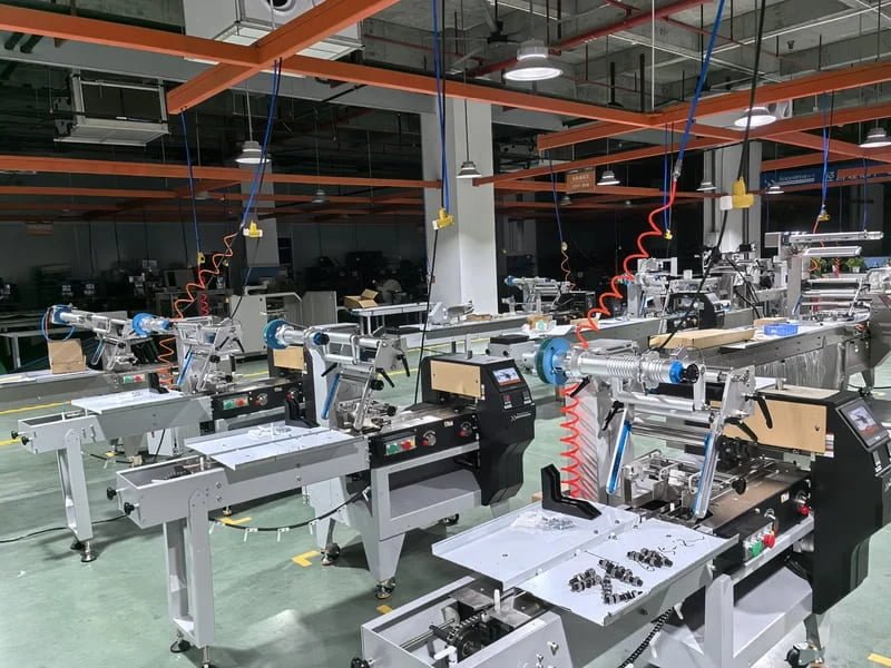 Horizontal flow wrapping machine production line